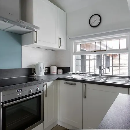 Brockenhurst Self Catering Apartments-3