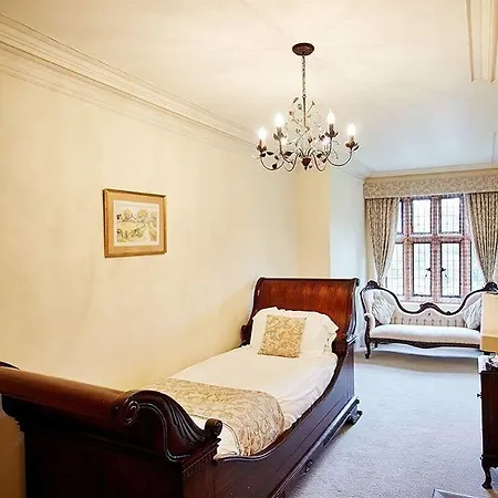 Woodhall Manor-3