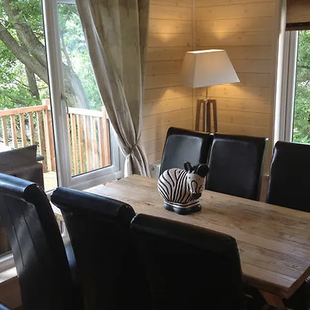 Cleveley Mere Luxury Waterside Lodges-3
