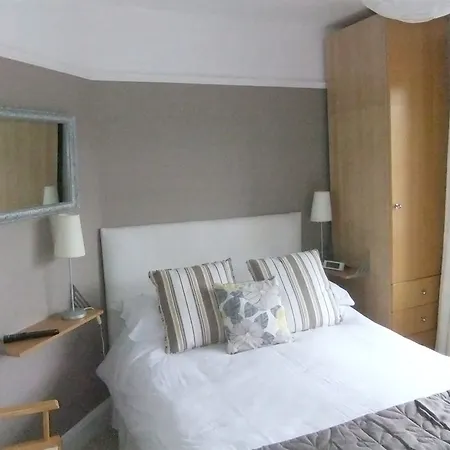 Marina Gardens Bed And Breakfast-2