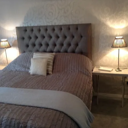 Birtles Farm Bed And Breakfast-3