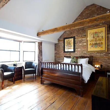 Griffin Guest House-3