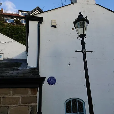 Teardrop Cottage-3