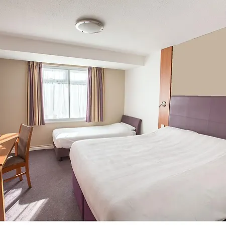 Redwings Lodge Solihull-2