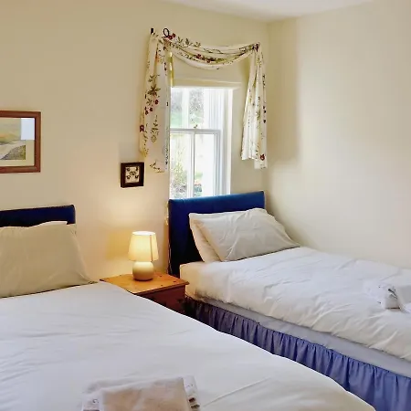 Sanctuary Cottage-3