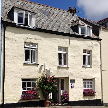 Cyntwell Guest Accommodation-3