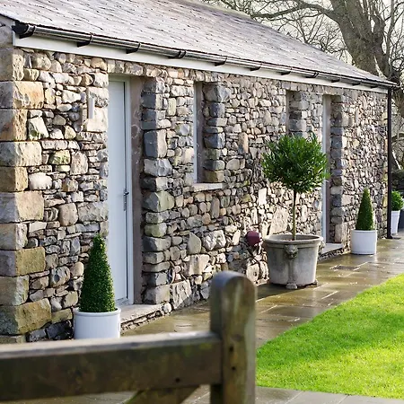 The Cow Shed - With Hot Tub-2