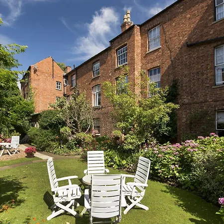The Garden Hotel - B&B-3