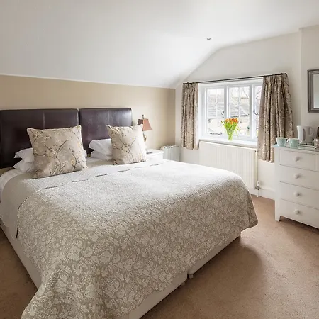 Holly Cottage B&B-3