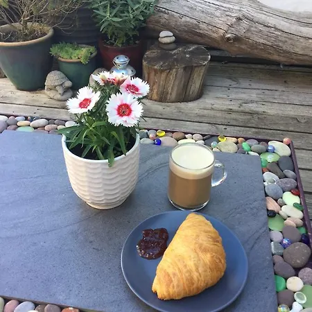 Newminster Cottage B & B-3