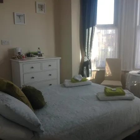 Cleasewood Guest House-3