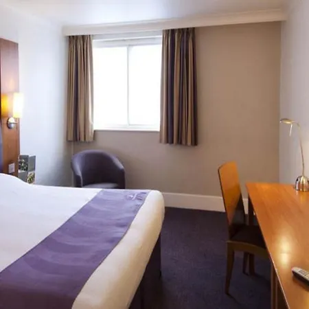 Premier Inn Cardiff City South-2