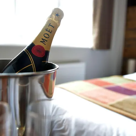 The Cayley Arms Inn-3