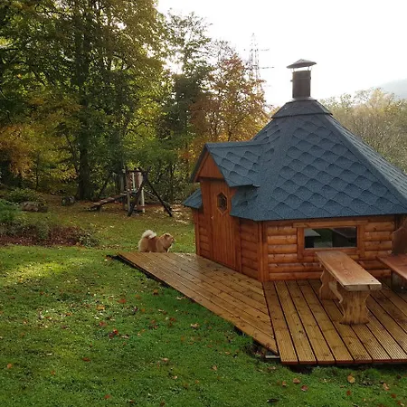 Invergloy Riverside Lodges-3