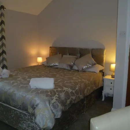 Greenlaw Guest House-3