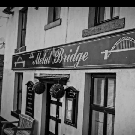 The Metal Bridge Inn-2