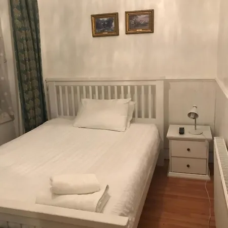 Manor Lodge Guesthouse-3