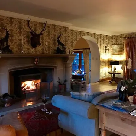 Highland Bear Lodge & Woodland Bear Huts-3