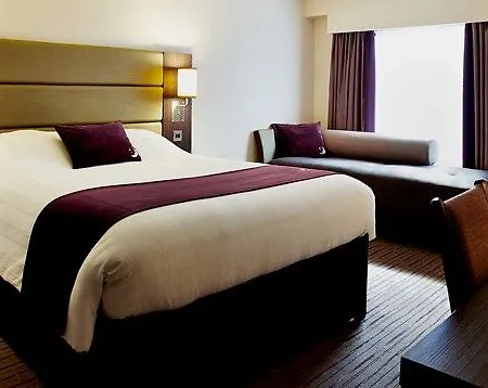 Premier Inn Carlisle Central-2