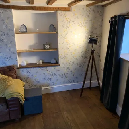 The Griffin Cottage-2