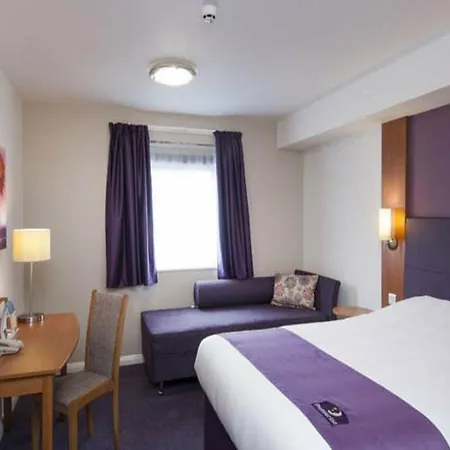 Premier Inn Fareham-2