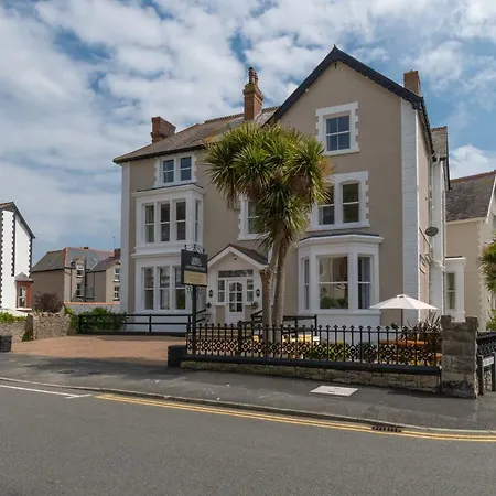 Lansdowne House With Private Car Park-3