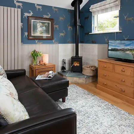 Coach House B & B-2