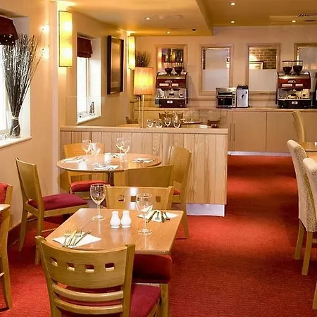 Premier Inn London Heathrow M4/J4-2