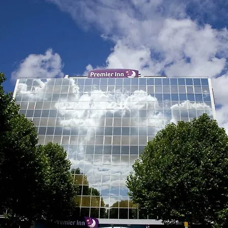 Premier Inn London Wembley Park-2