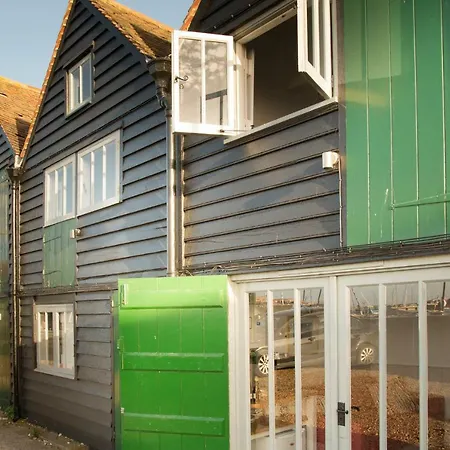 Whitstable Fisherman'S Huts-2