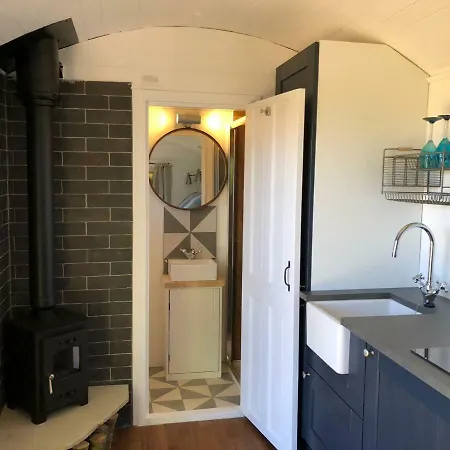 Purbeck Shepherd Huts-3
