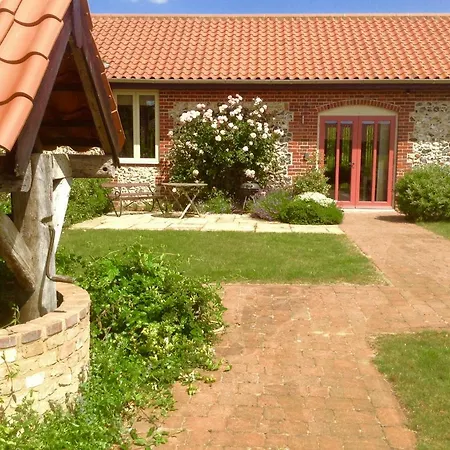 Lackford Lakes Barns-2
