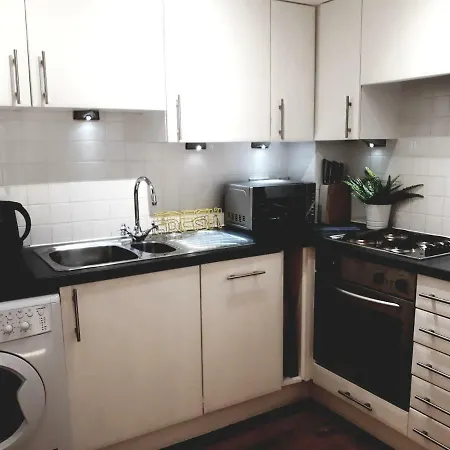 Riverside Apartment York-3