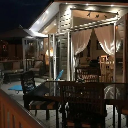 Southsea, Beach And Beauty Lodges-2