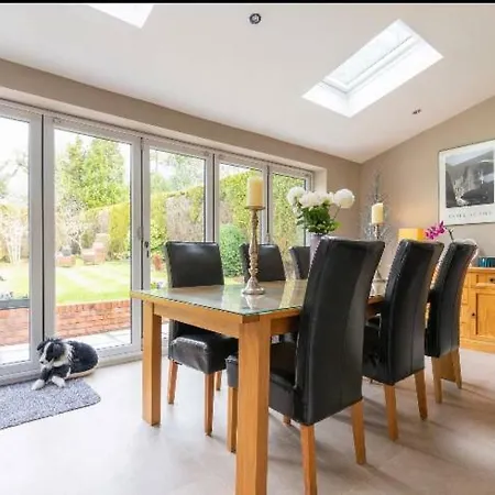 Wilmslow Airbnb-2