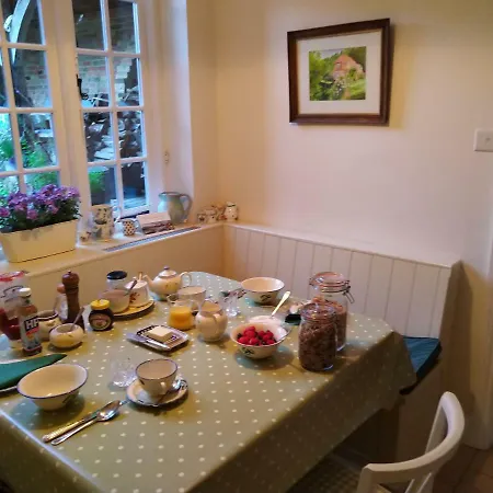 Tilford Mill Cottage-3