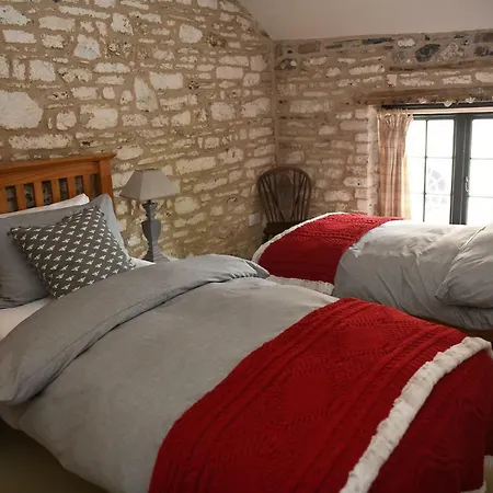 The Stable Loft, Llwynhelig Manor-2
