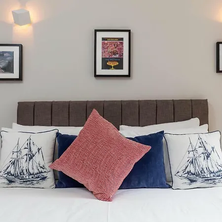 Accudo House Boutique Holiday Suites-2