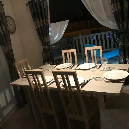 Southsea, Beach And Beauty Lodges-3