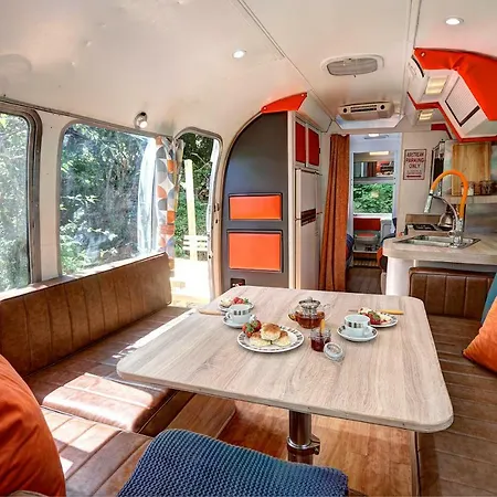 Glamping 1970 American Airstream Motorhome-2