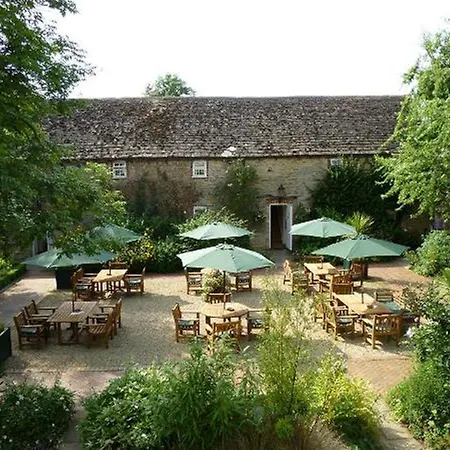Barnsdale Lodge Hotel And Restaurant-3