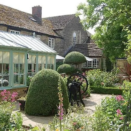 Barnsdale Lodge Hotel And Restaurant-2