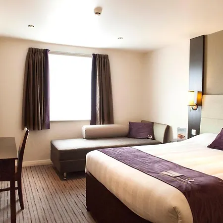 Premier Inn Guildford North - A3-3