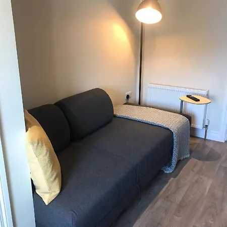 Bush House Accommodation - The Diamond-2