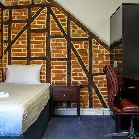 Heathrow Lodge-2