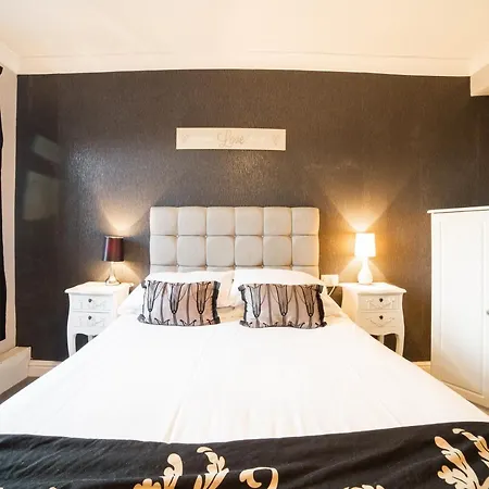 The Traxx Hotel-2