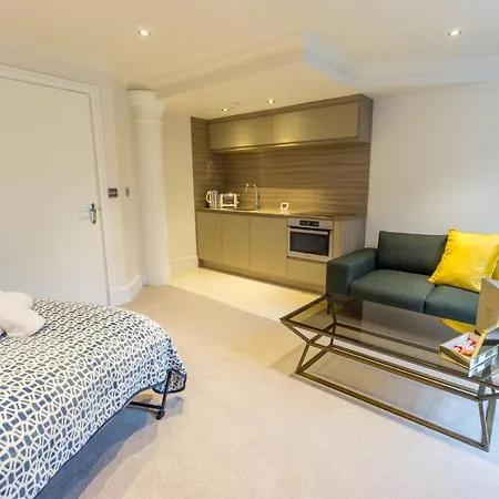 Riverside Studio Apartments Close To City Centre-2