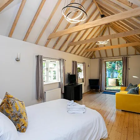 Pages Hotel And Guesthouse-2