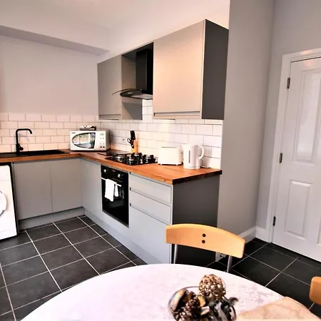 Nelson By The Docks Serviced Apartments By Roomsbooked-3