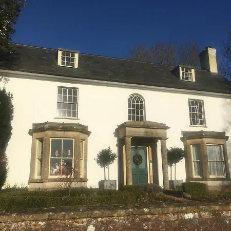 Avebury Lodge-3
